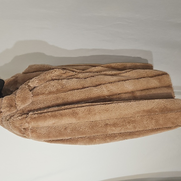 MINKPINK Cozy Teddy Faux Fur Jacket - Toffee Brown Size S - Picture 6 of 11